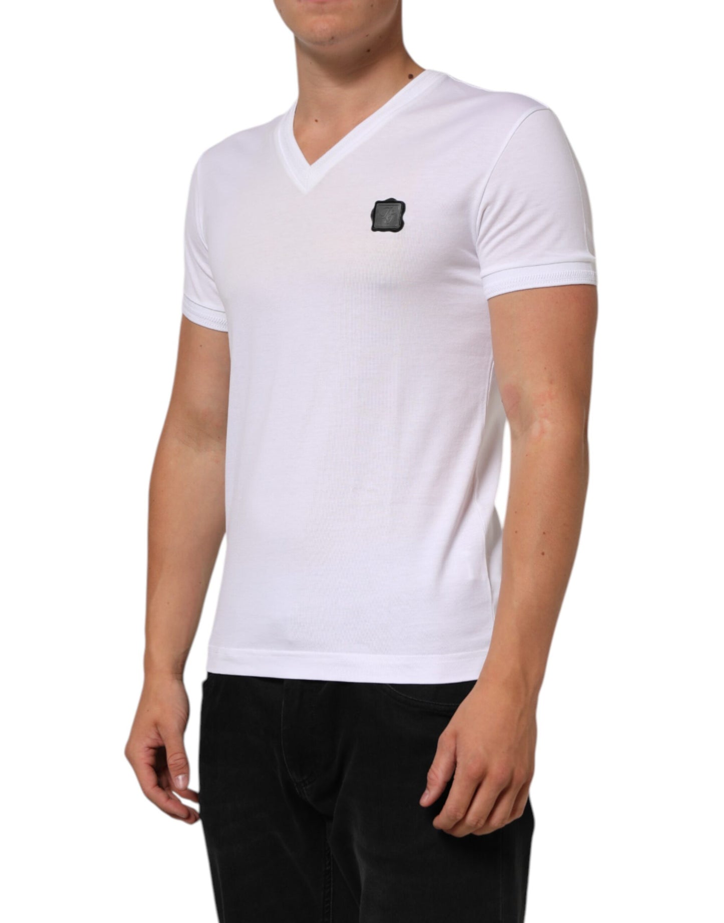 Dolce & Gabbana Weißes Baumwoll-Logo-Patch-T-Shirt mit V-Ausschnitt