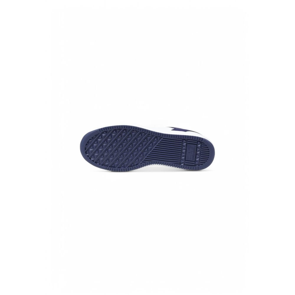 EA7 Emporio Armani Sneaker aus hellblauem Polyester
